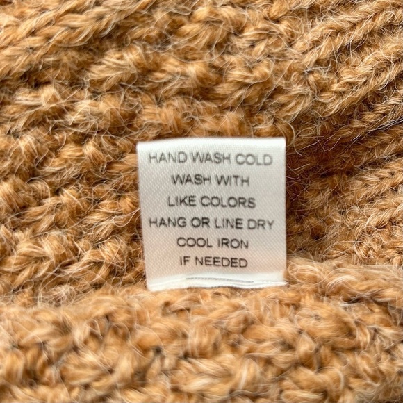 In Loom Tan Camel Brown Chunky Cable Knit Wool Sweater Size S NWT - Picture 16 of 16